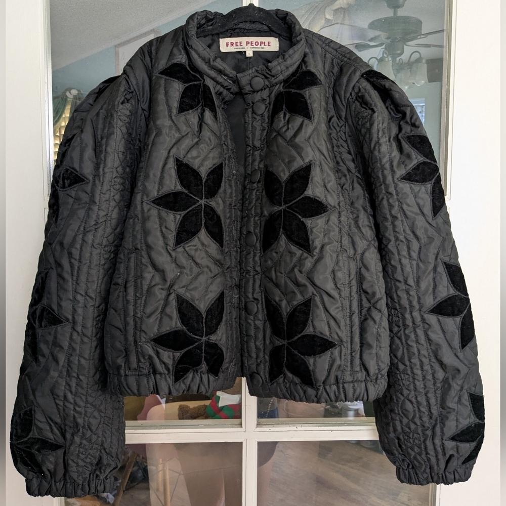 Free People Quinn Quilted Embroidered Cropped Jacket In Black Size Small - Picture 3 of 7